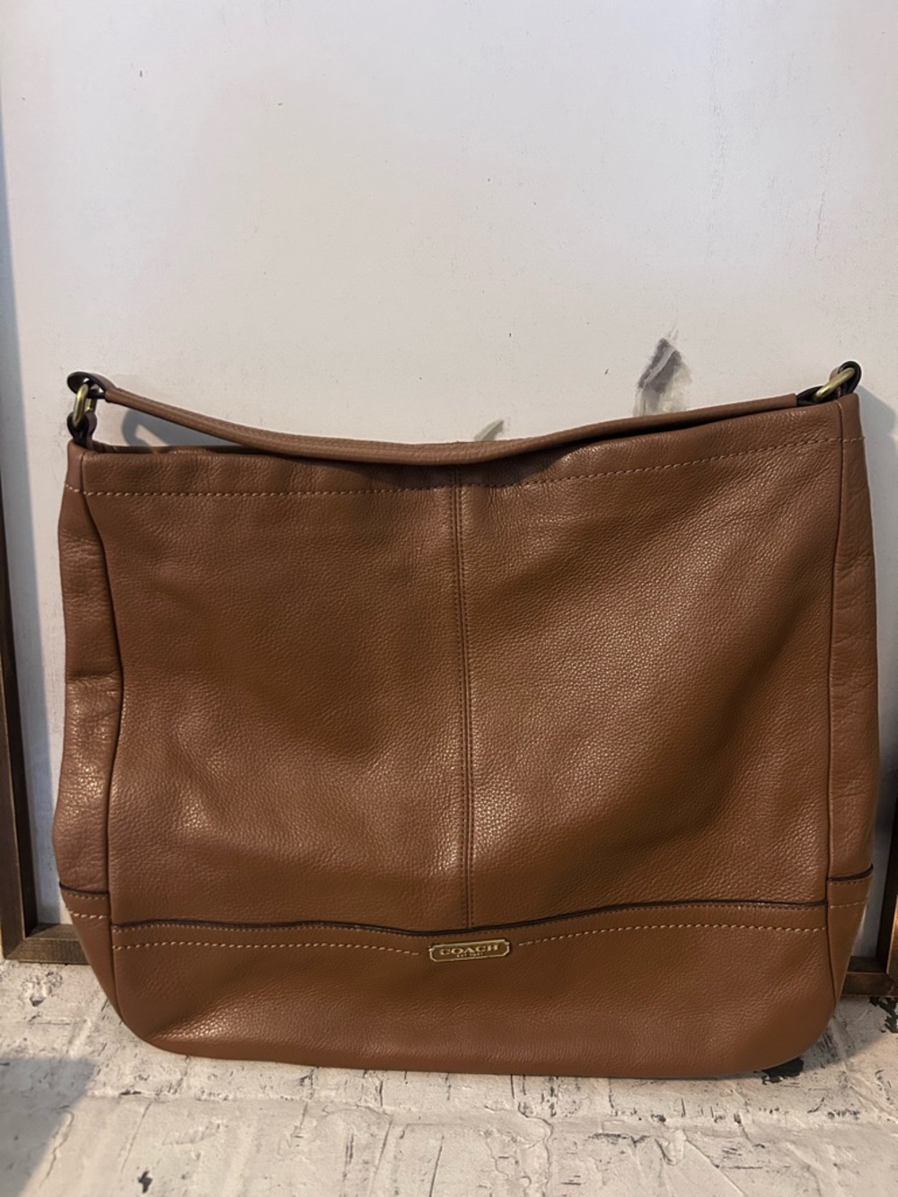 Coach Pebble Leather Hobo 2
Way Shoulder Hand Bag
F23293 Tan Brown